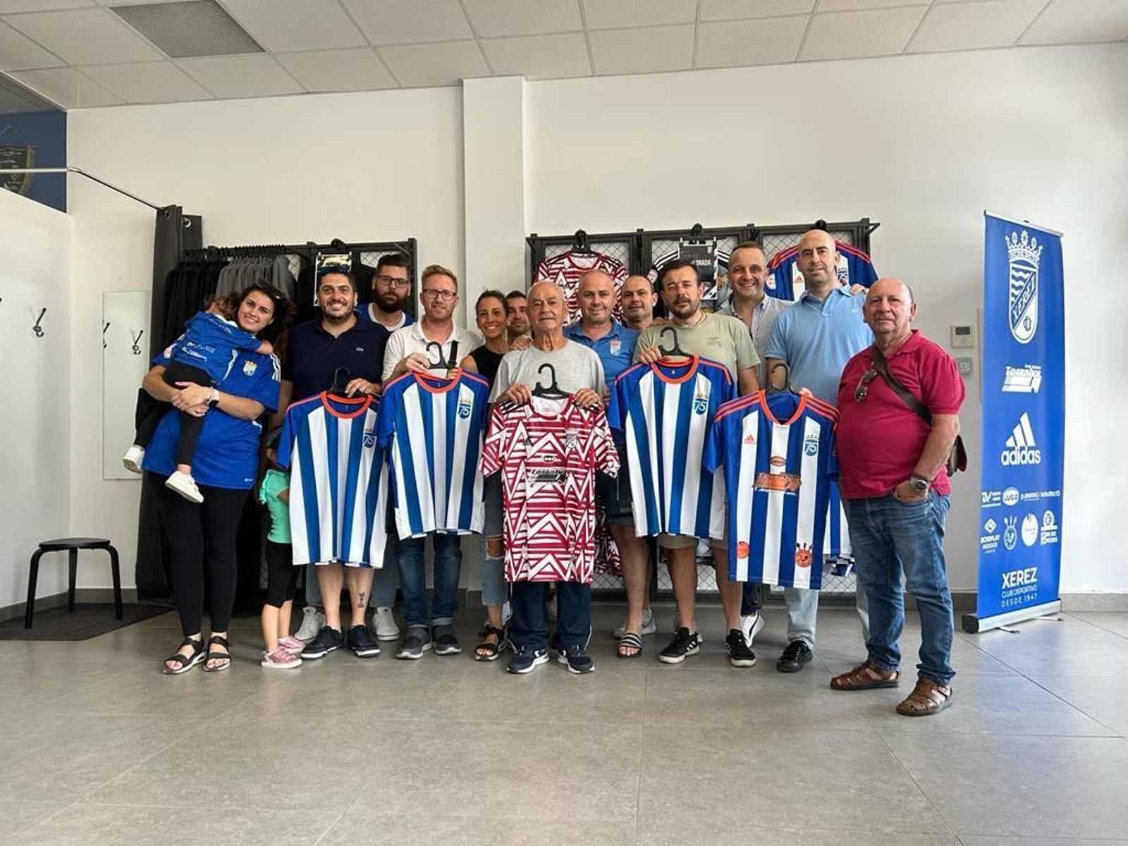 La Peña Xerecista 1947 ya ha pasado por el club para renovar su carnet.