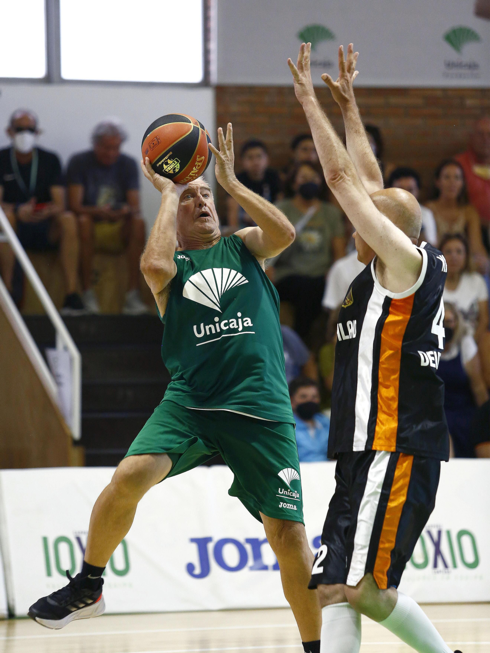 El debut del Unicaja +60 en el FIMBA, en fotos