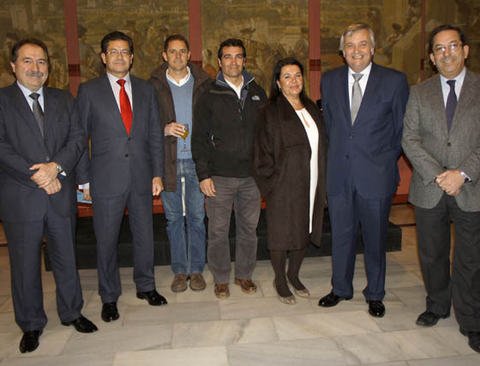 Francisco Polonio (Spain Web TV), Rafael Domínguez (ASET), Carlos Amarillo (Bici Activa), Manuel Álvarez-Ossorio (Grupo Pina Park), Carmen Sánchez (RevistaLa Flamenca), César González de la Peña ((TUI Travel) y José María de Burgos Díaz (MDG Audiovisuales), empresas asociadas a la Asociación Sevillana de Empresas Turísticas. 

Foto: Victoria Ramírez