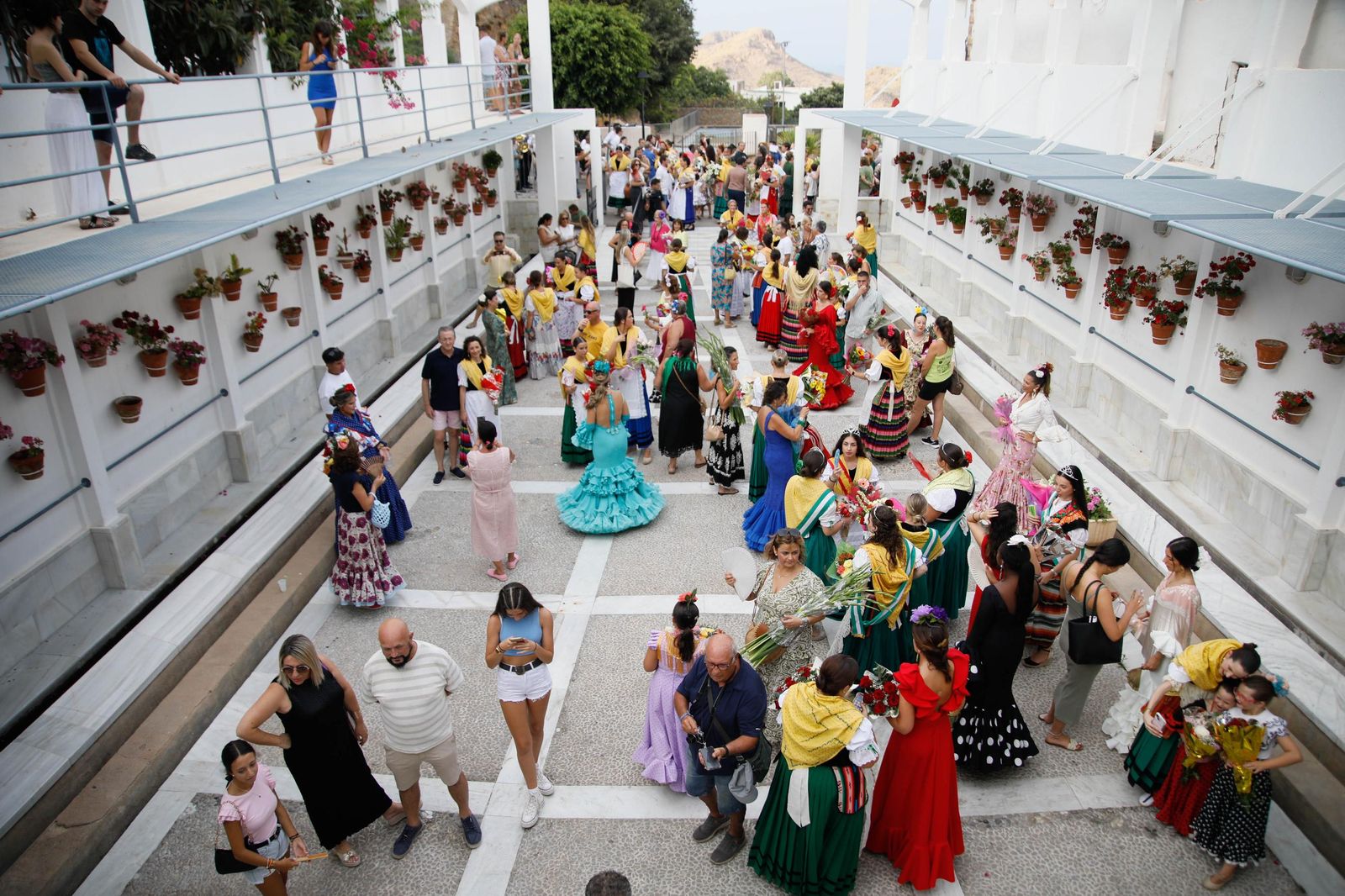 La Subida del Agua de las fiestas de Mojácar, en imágenes