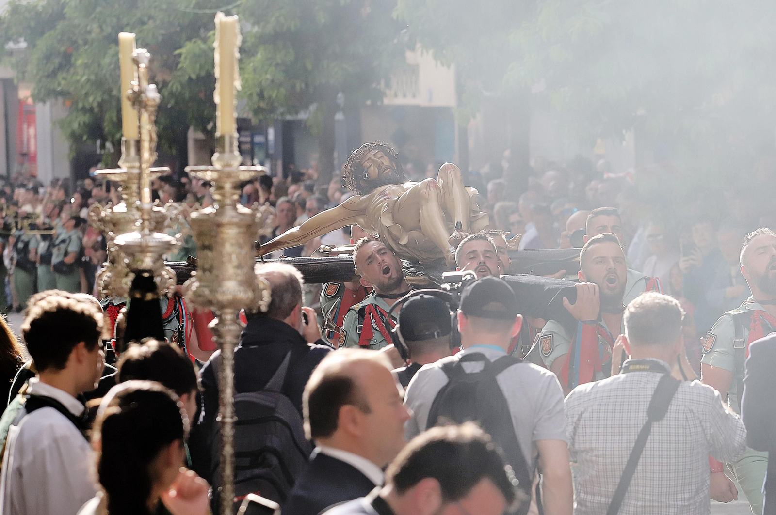 Sábado de Pasión: Imágenes de La Legión con el Cristo de la Vera+Cruz