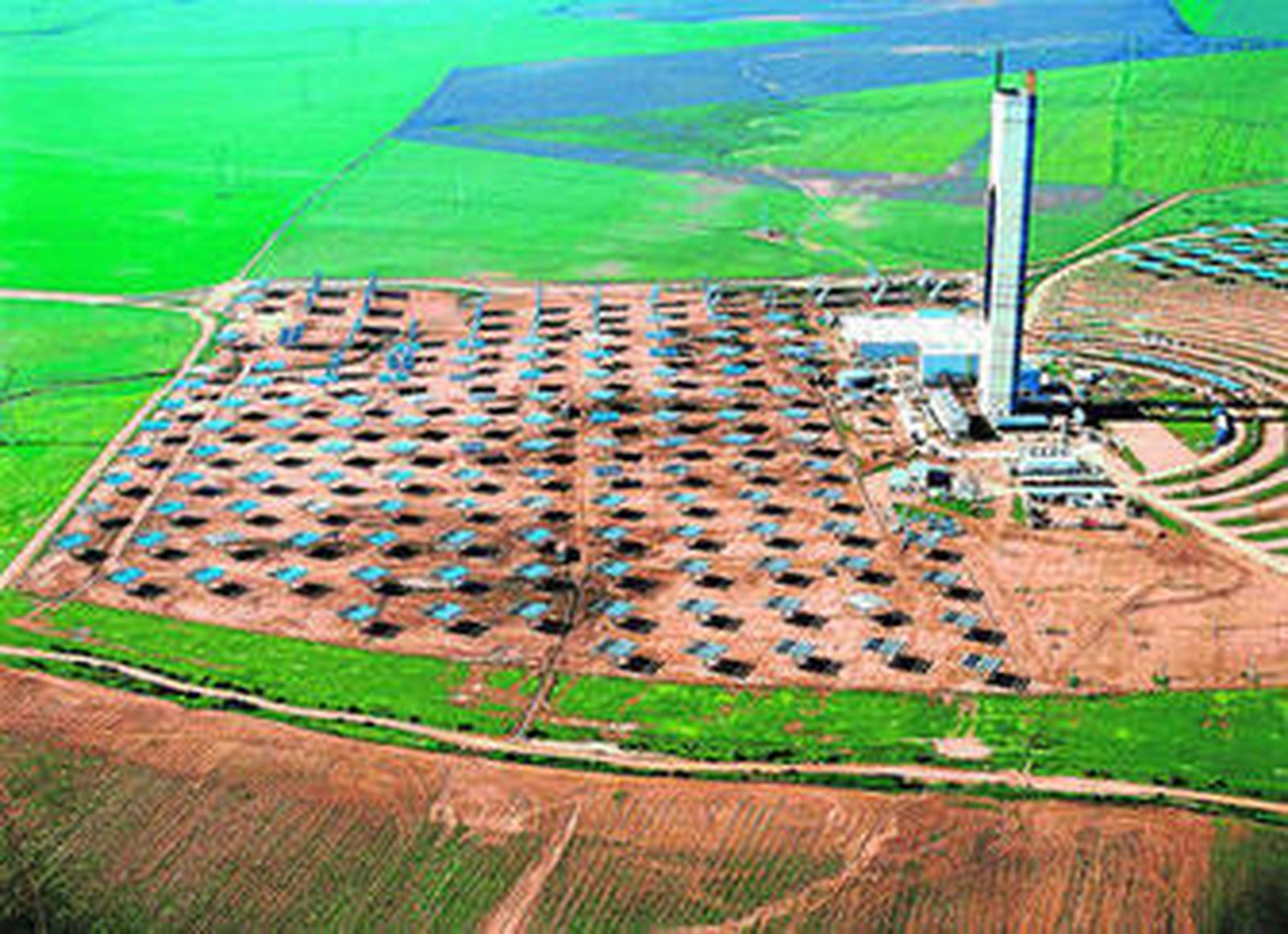 Planta de Solucar situada en el municipio sevillano de Sanlúcar la Mayor y propiedad de Abengoa.