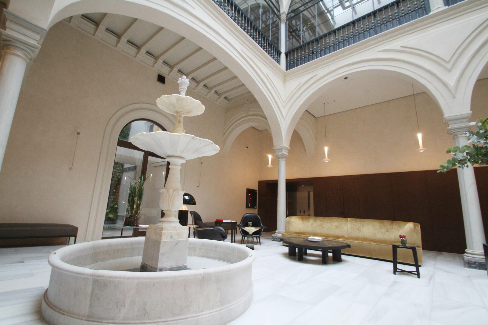 El ‘hall’ de un establecimiento hotelero que tiene una categoría de gran lujo.