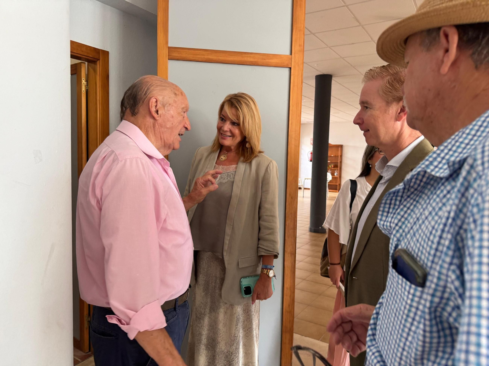 Visita de la alcaldesa, Pilar Miranda, al centro social Cristina Pinedo.