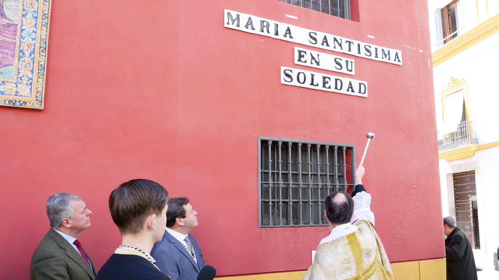 Bendición de la vía dedicada a María Santísima en su Soledad.