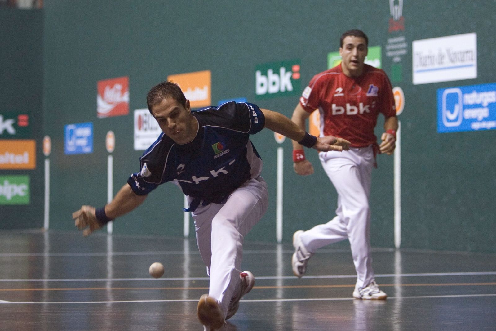La selección vasca podrá competir oficialmente en pelota vasca y surf