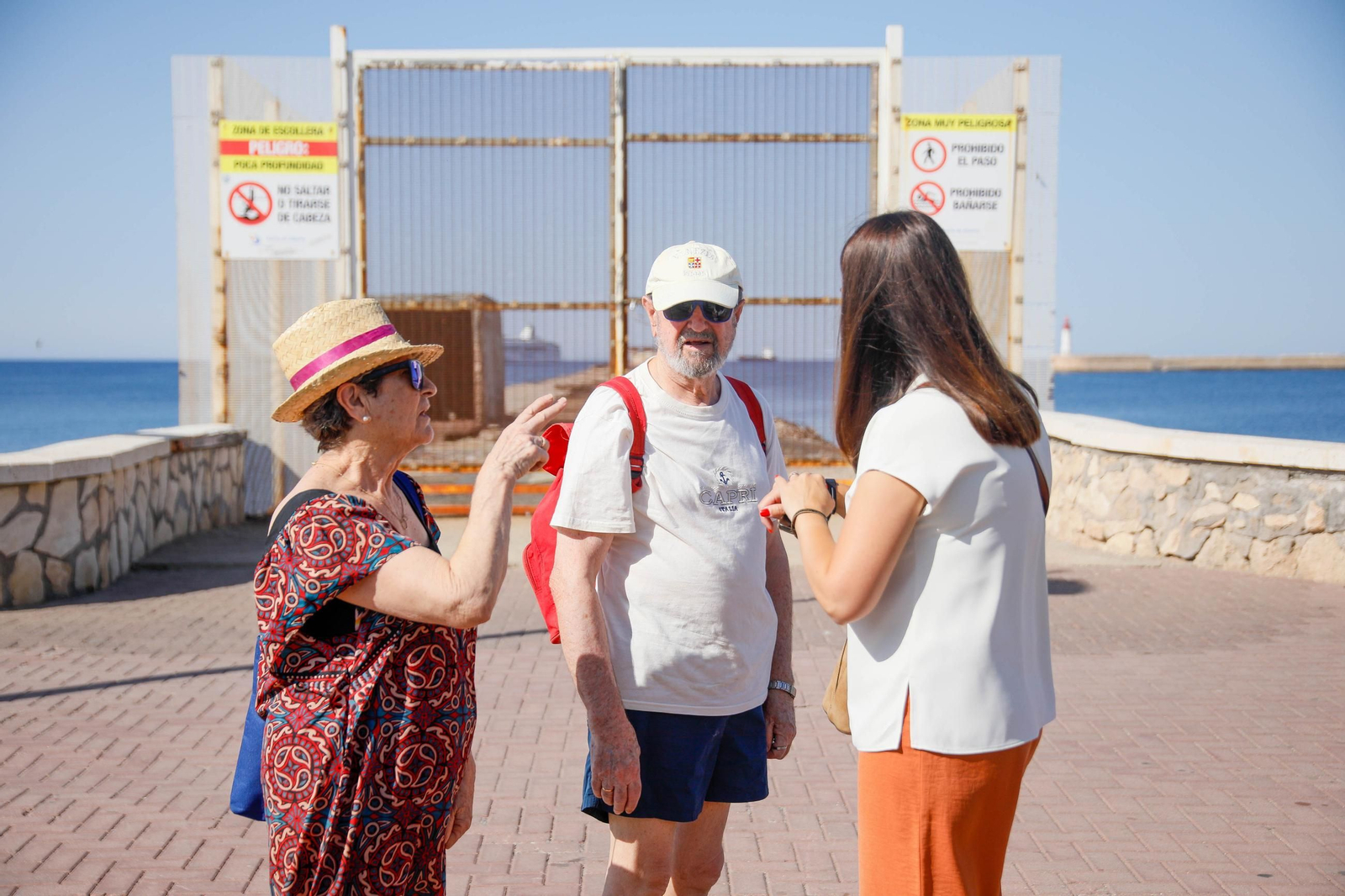 Las imágenes de la carpa informativa sobre prevención del cáncer de piel en Almería