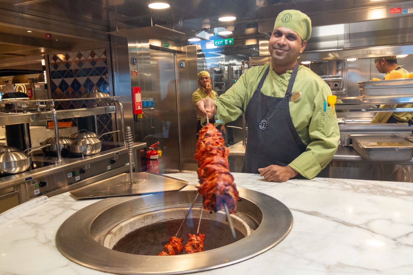 Así es el impresionante crucero que ha llegado a la costa de Granada y que inaugurará próximamente Luis Fonsi