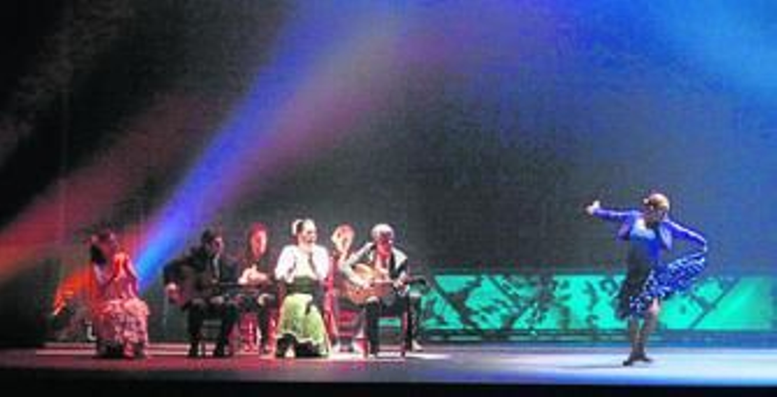 May Fernández y La Macanita, con las guitarras de Niño la Leo y Manuel Valencia arropan el baile de Chiqui de Jerez.