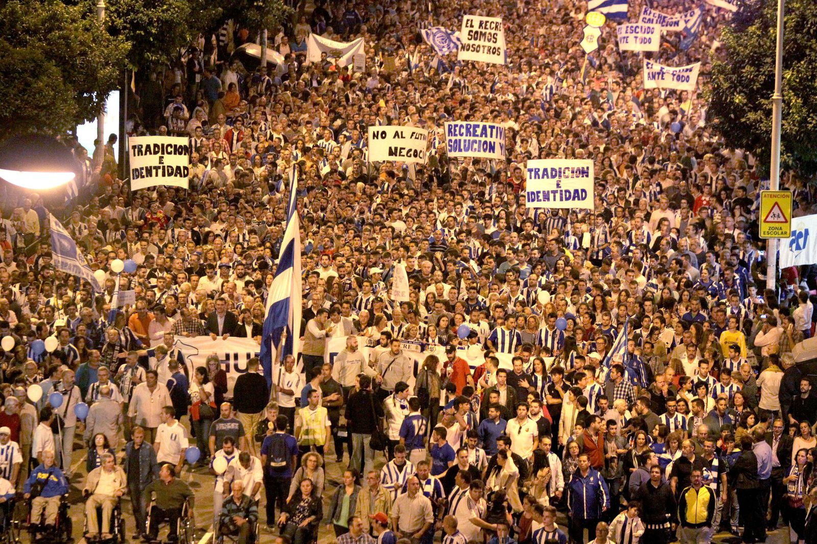 Las imágenes de cuando Huelva se echó a la calle por su Recre