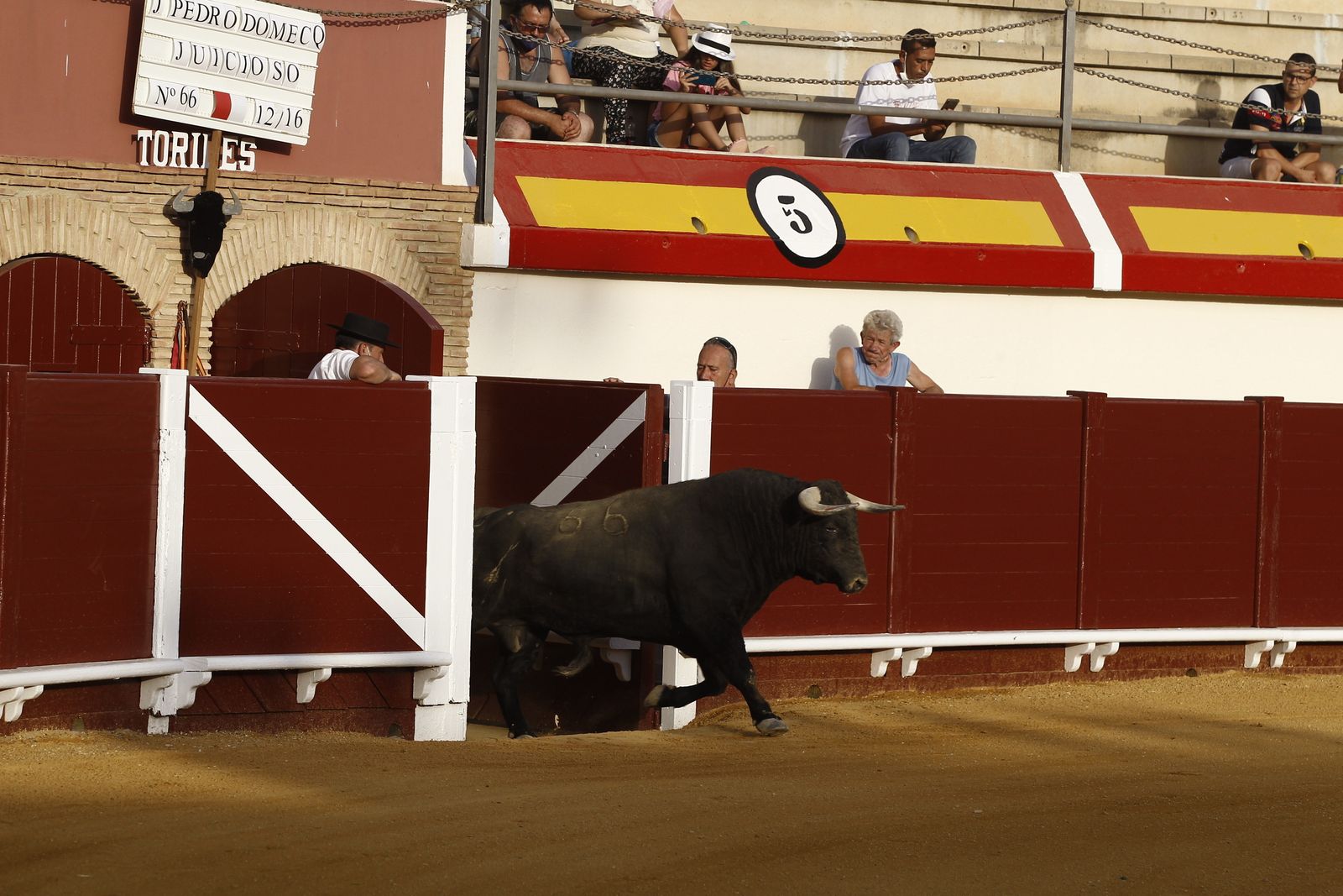 Corrida de toros del diestro Jesús de Almería en Vera.