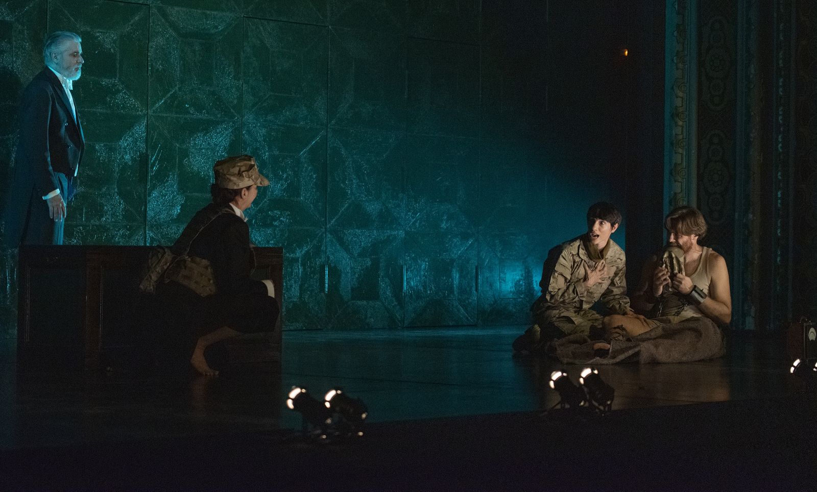 Imágenes del pase gráfico de 'La vida es sueño', en el Lope de Vega