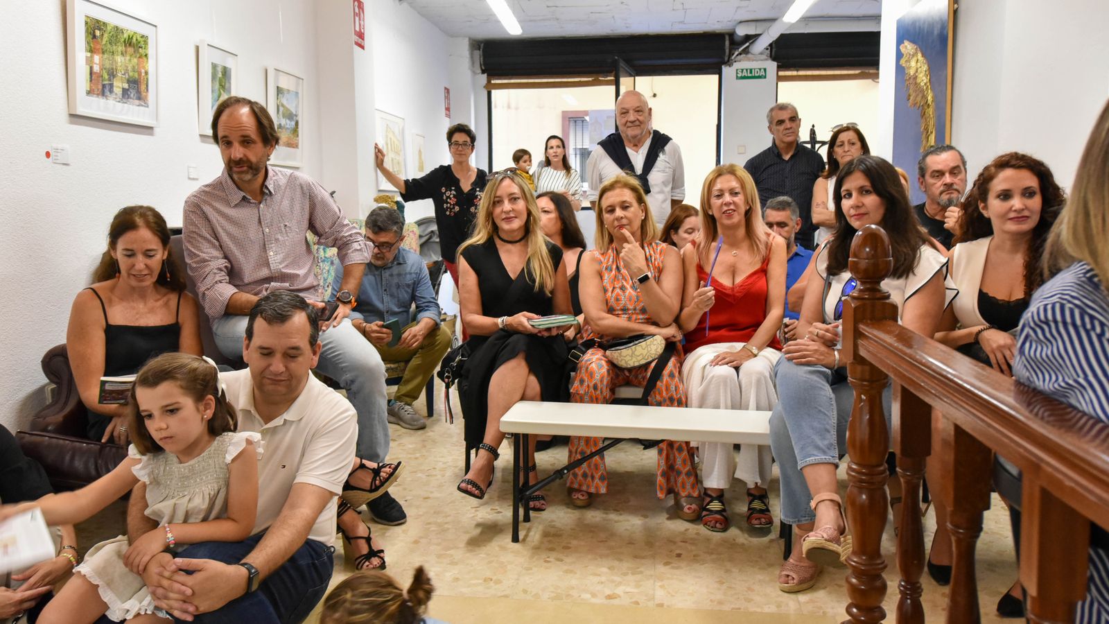 Fotos de la presentación del libro 'Mientras la lluvia' de Jóse Ángel Cadelo