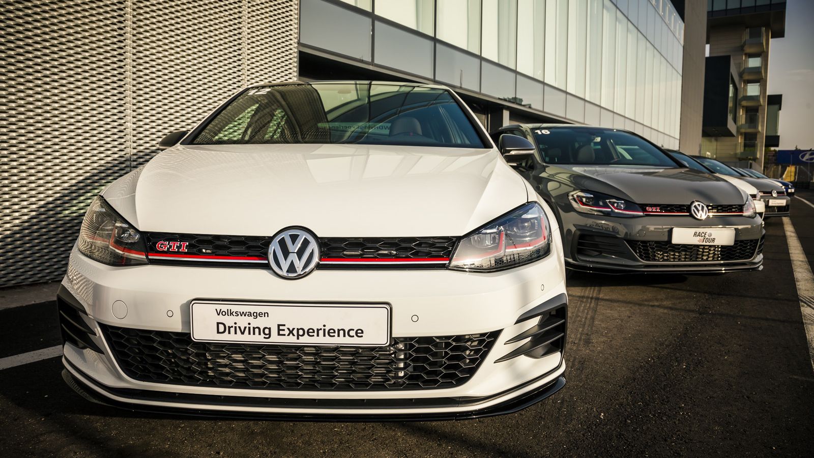 Las versiones más deportivas también se pueden conducir en estos cursos.