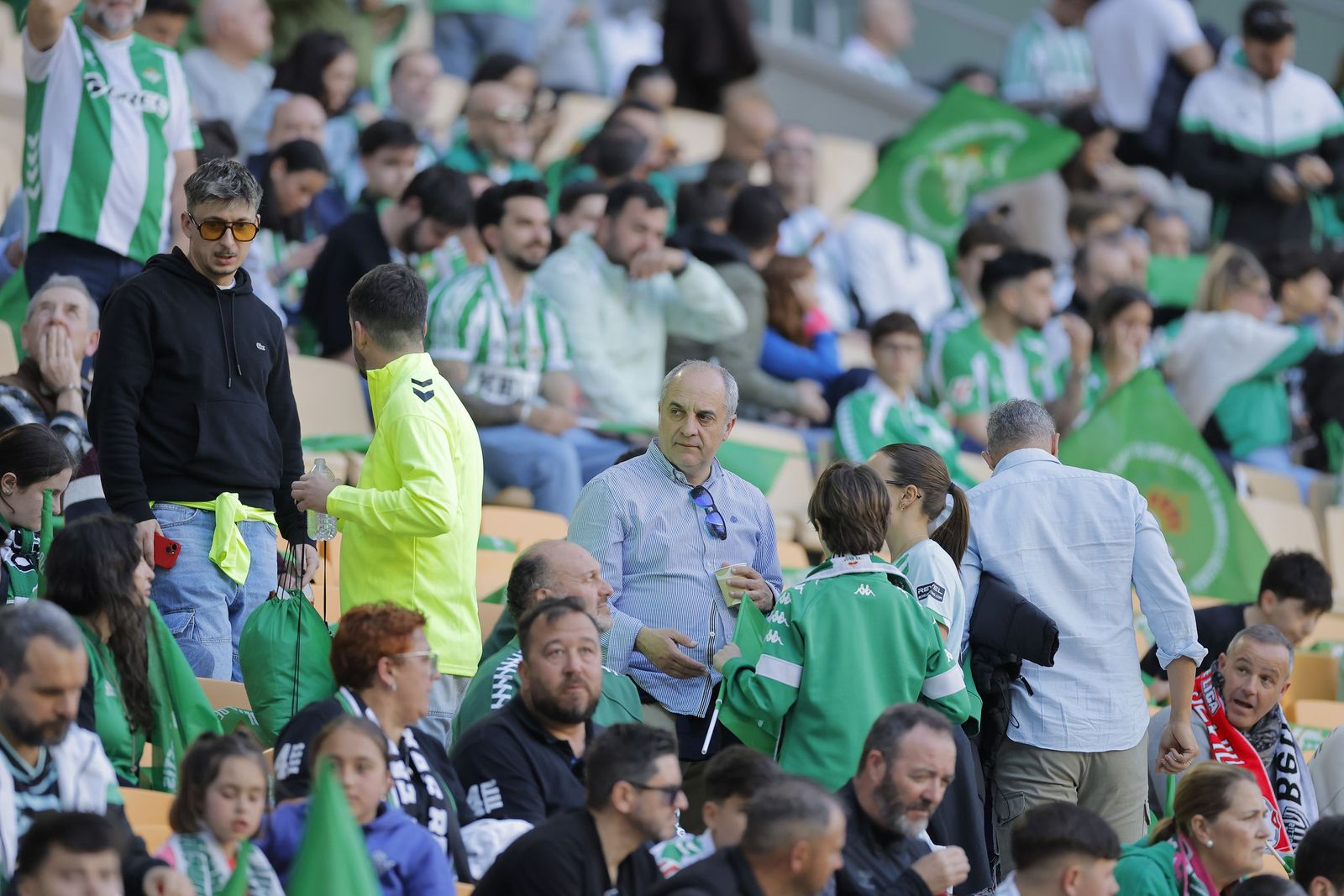 Búscate en las fotos del Betis - Sevilla