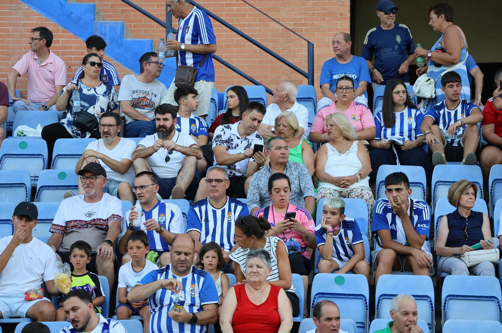 Búscate en las gradas del estadio en la celebración del Trofeo Colombino