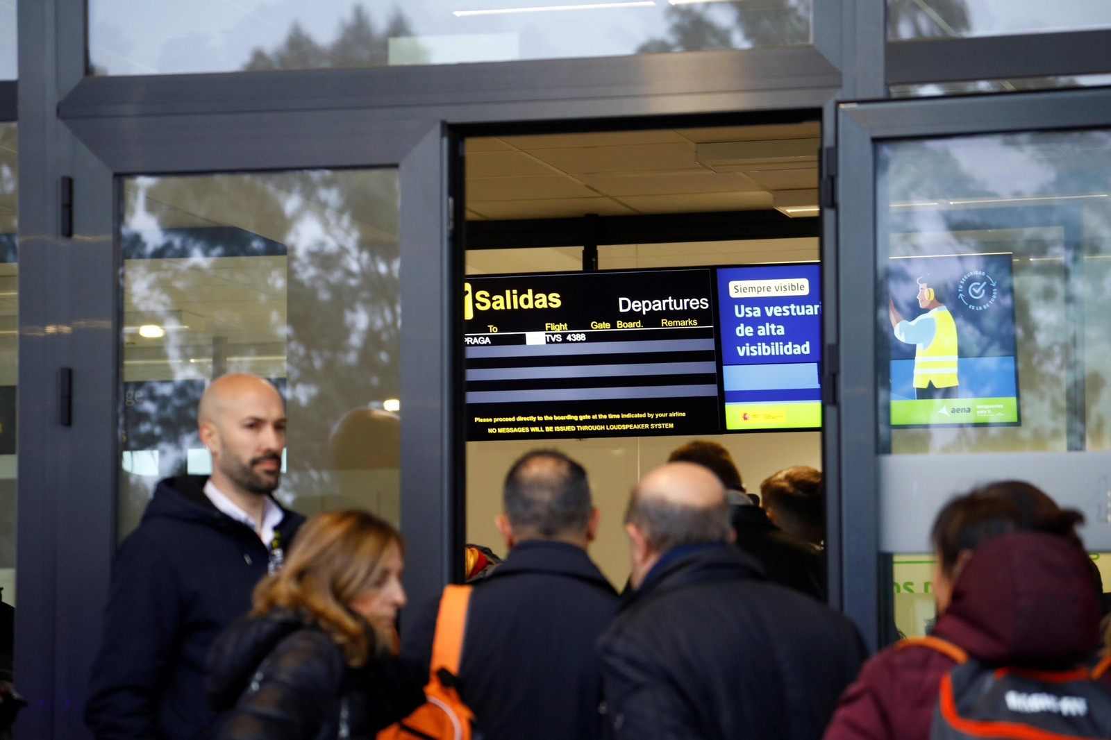 Viajeros del primer vuelo chárter con destino Praga del aeropuerto de Córdoba. Viajeros del primer vuelo chárter con destino Praga del aeropuerto de Córdoba.