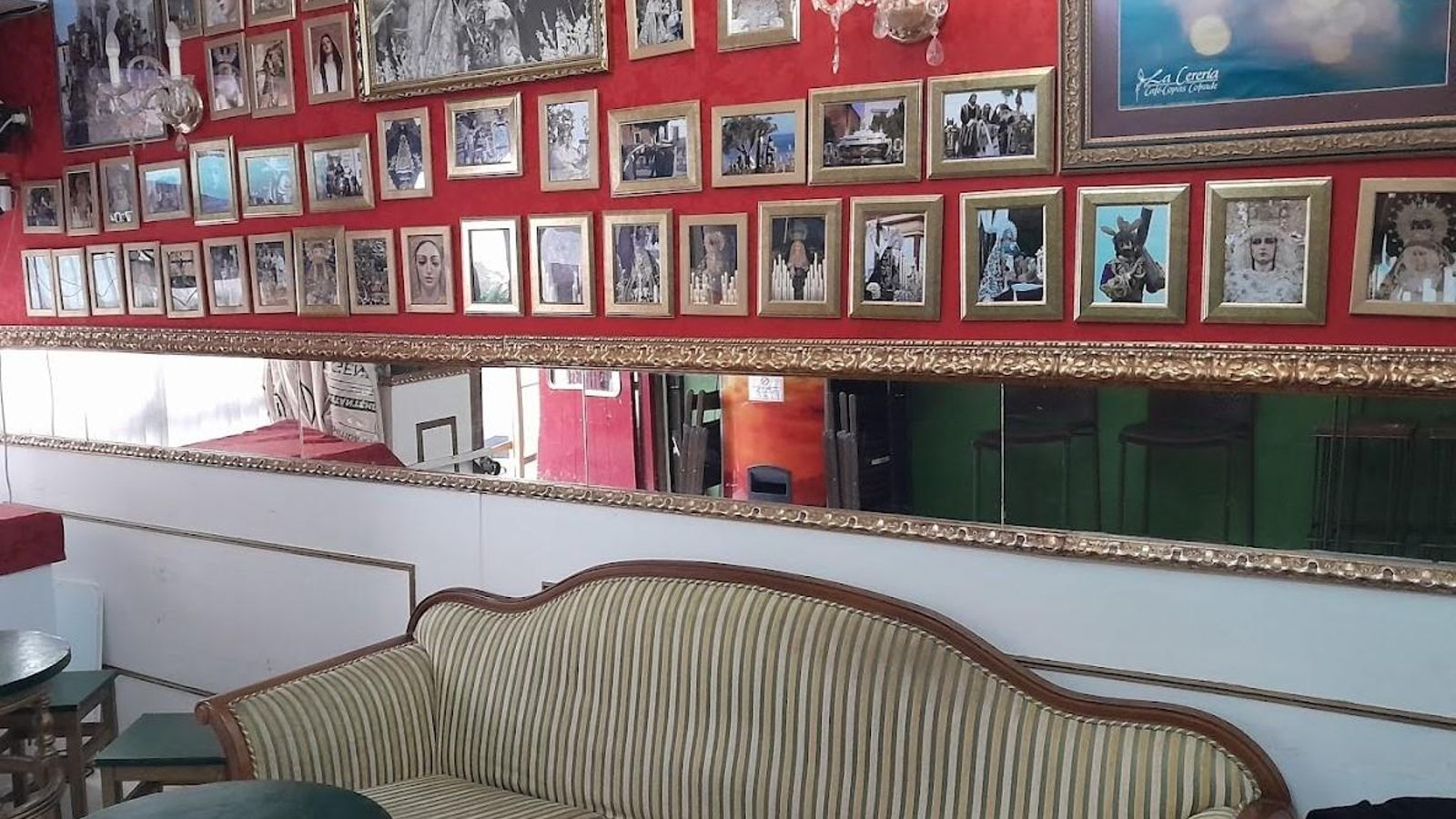 La Cerería, Café-Copas Cofrade. Dirección: calle Cervantes, 7.