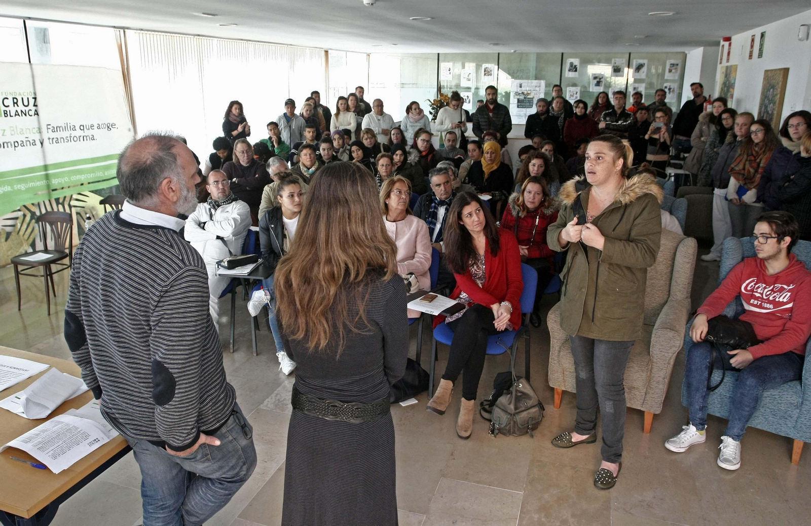 Asamblea de usuarios, personal y colaboradores de la Fundación Cruz Blanca, ayer.