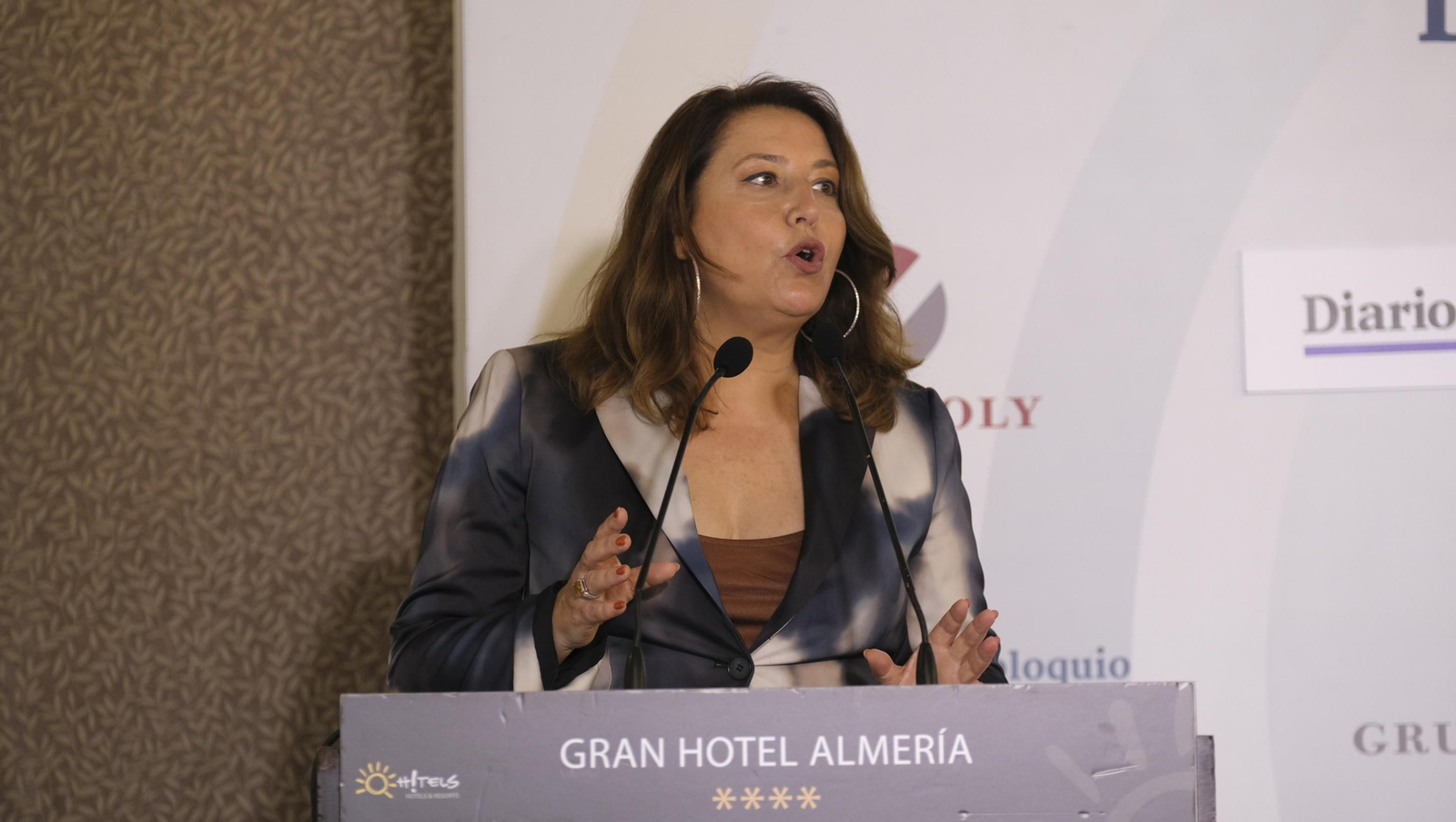 Imágenes del desayuno coloquio de Diario de Almeria y Hidralia.