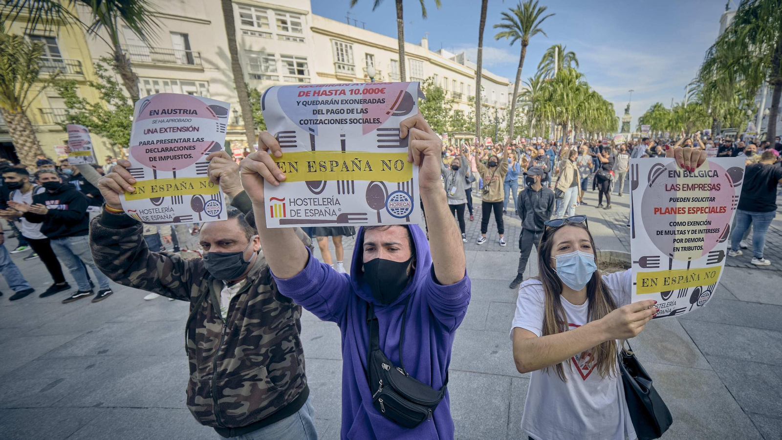 La Hostelería de Cádiz se moviliza en demanda de ayuda por los efectos de  la Covid-19