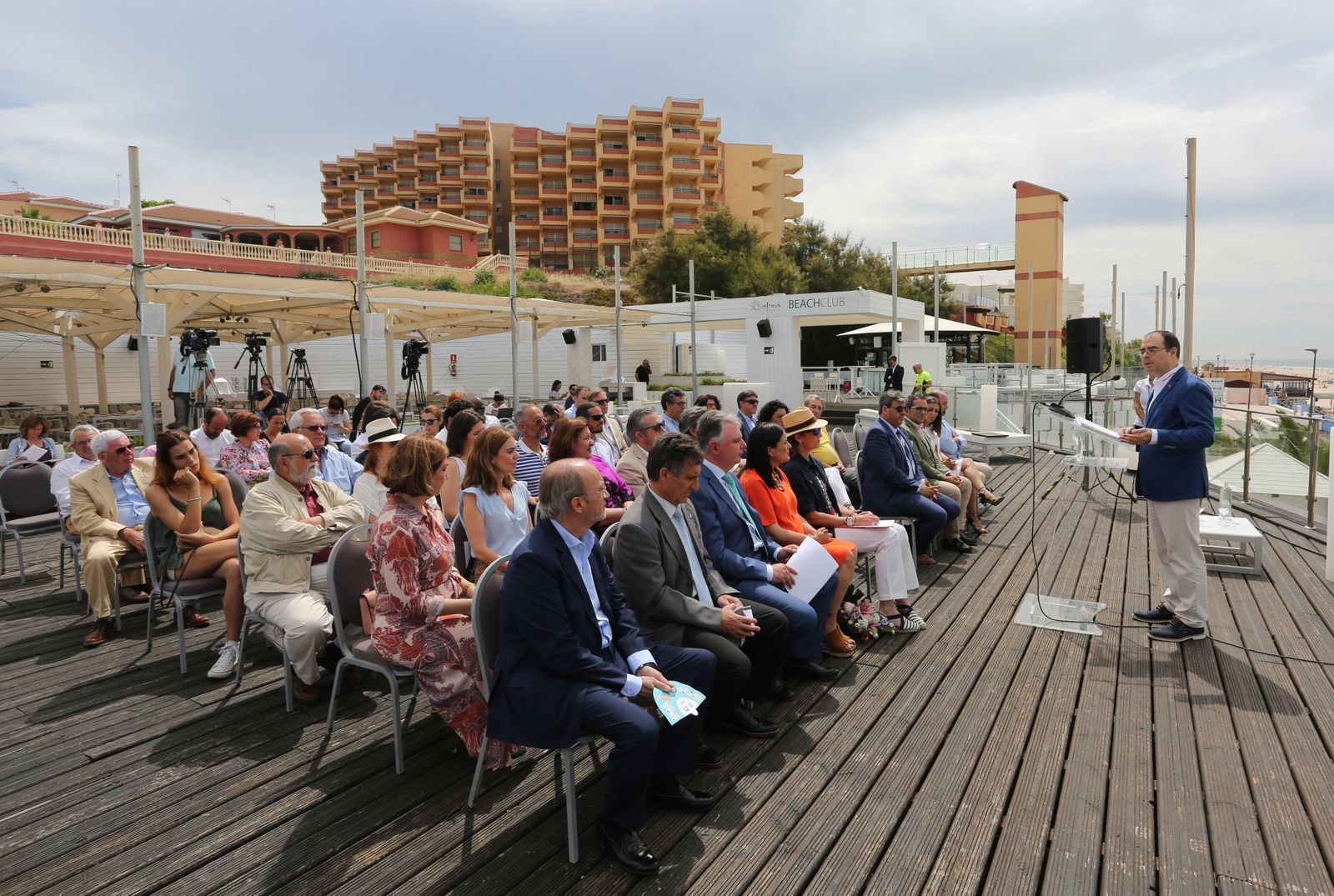 La Infanta Doña Elena asiste a varios talleres de prevención de la fundación Mapfre, en imágenes