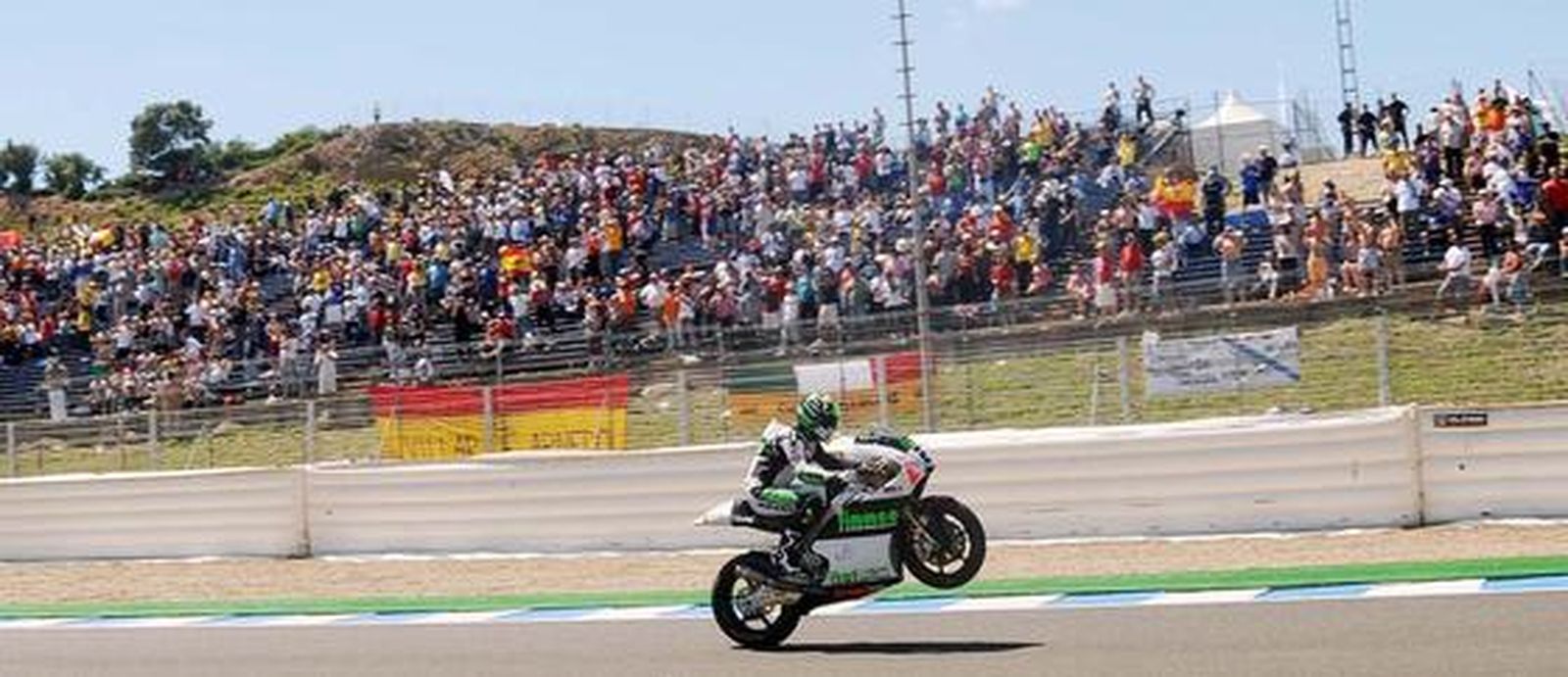 Tamizawa impide el pleno español en los entrenamientos oficiales del Gran Premio de España de Motociclismo, con ´poles´ para Pedrosa en MotoGP y Márquez en 125cc

Foto: Juan Carlos Toro/ Manuel Aranda