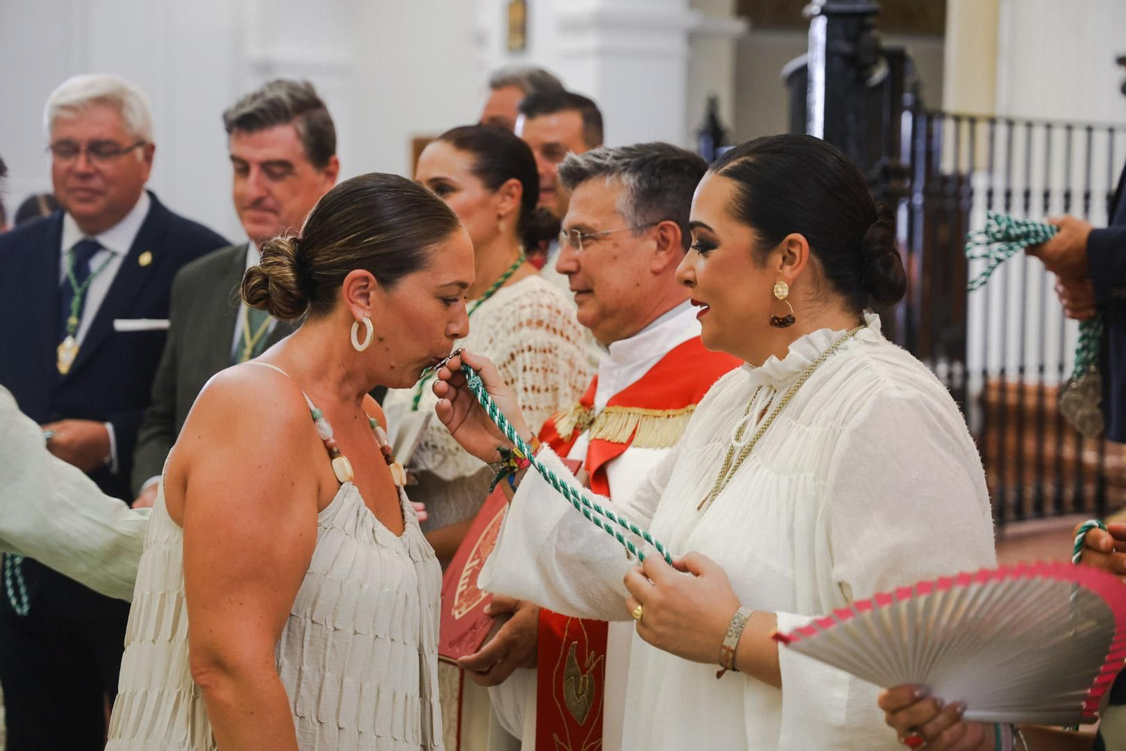 Rocío Chico 2025: Imágenes del acto de Juramento e Imposición de medallas a los nuevos hermanos, último día de triduo y las carreras de cinta a caballo