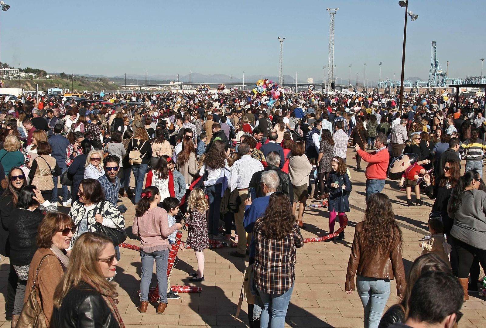 Arrastre de latas en Algeciras
