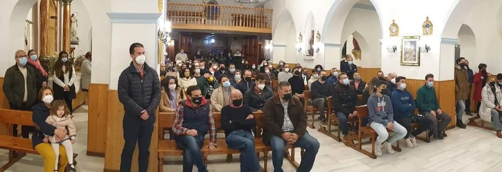 Reunión que mantuvo el vicario general con los vecinos de Topares el día 2 de enero tras la misa, donde se pusieron de manifiesto todas las posturas sin llegar a un entendimiento