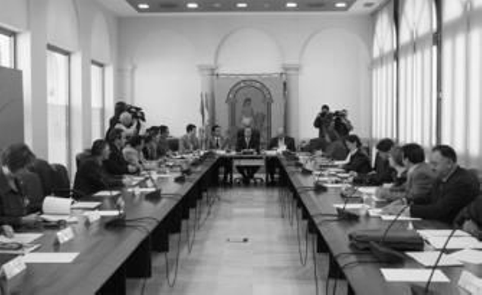 Un momento de la reunión mantenida ayer por los responsables del Instituto Metropolitano del Taxi.