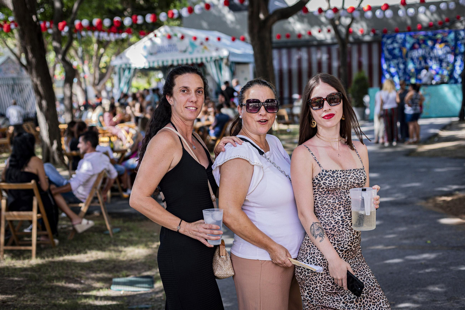 Búscate en las imágenes del Día de la Mujer de la Feria del Carmen y de la Sal de San Fernando