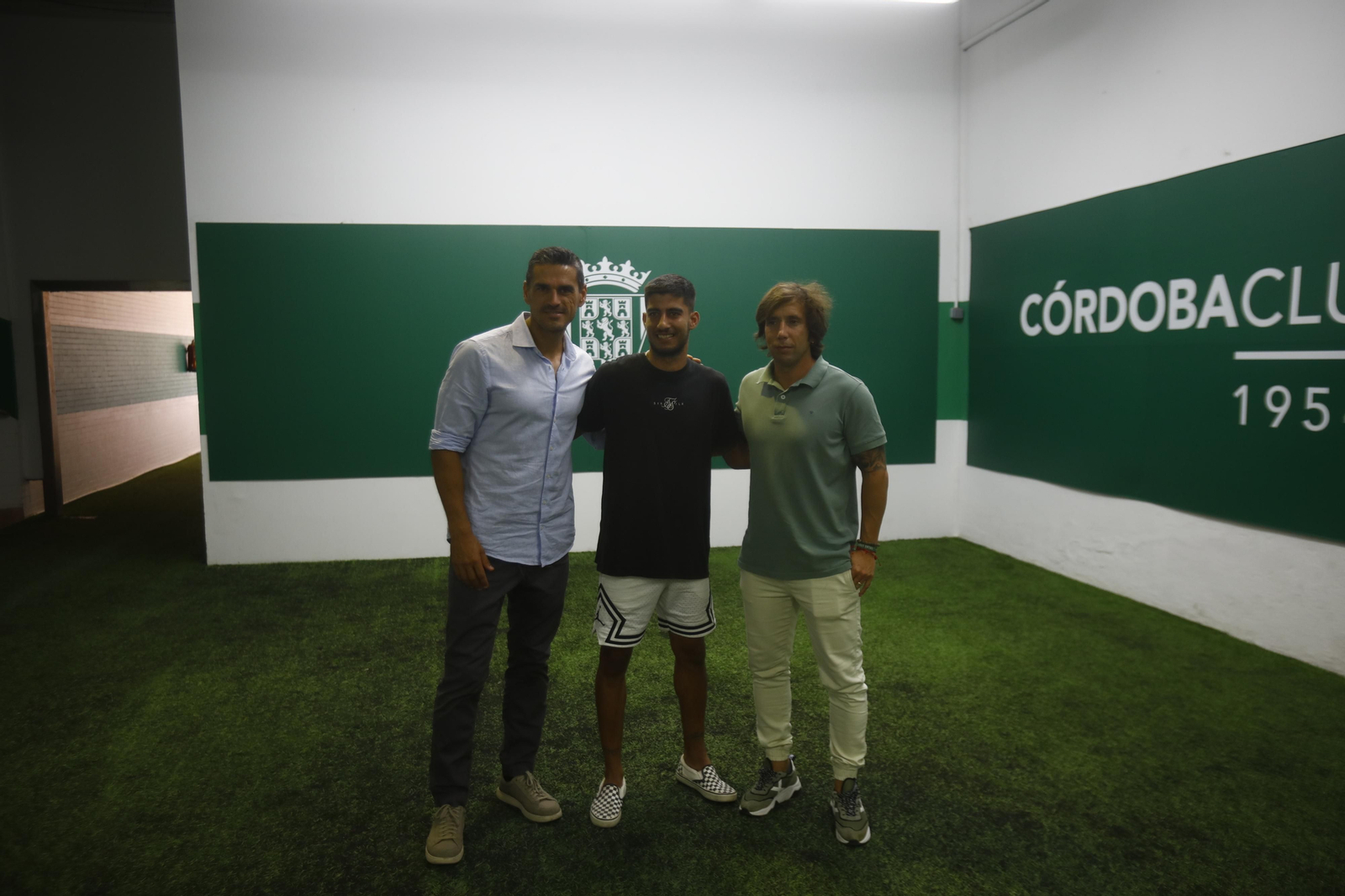 Las imágenes de la presentación de Calderón con el Córdoba CF