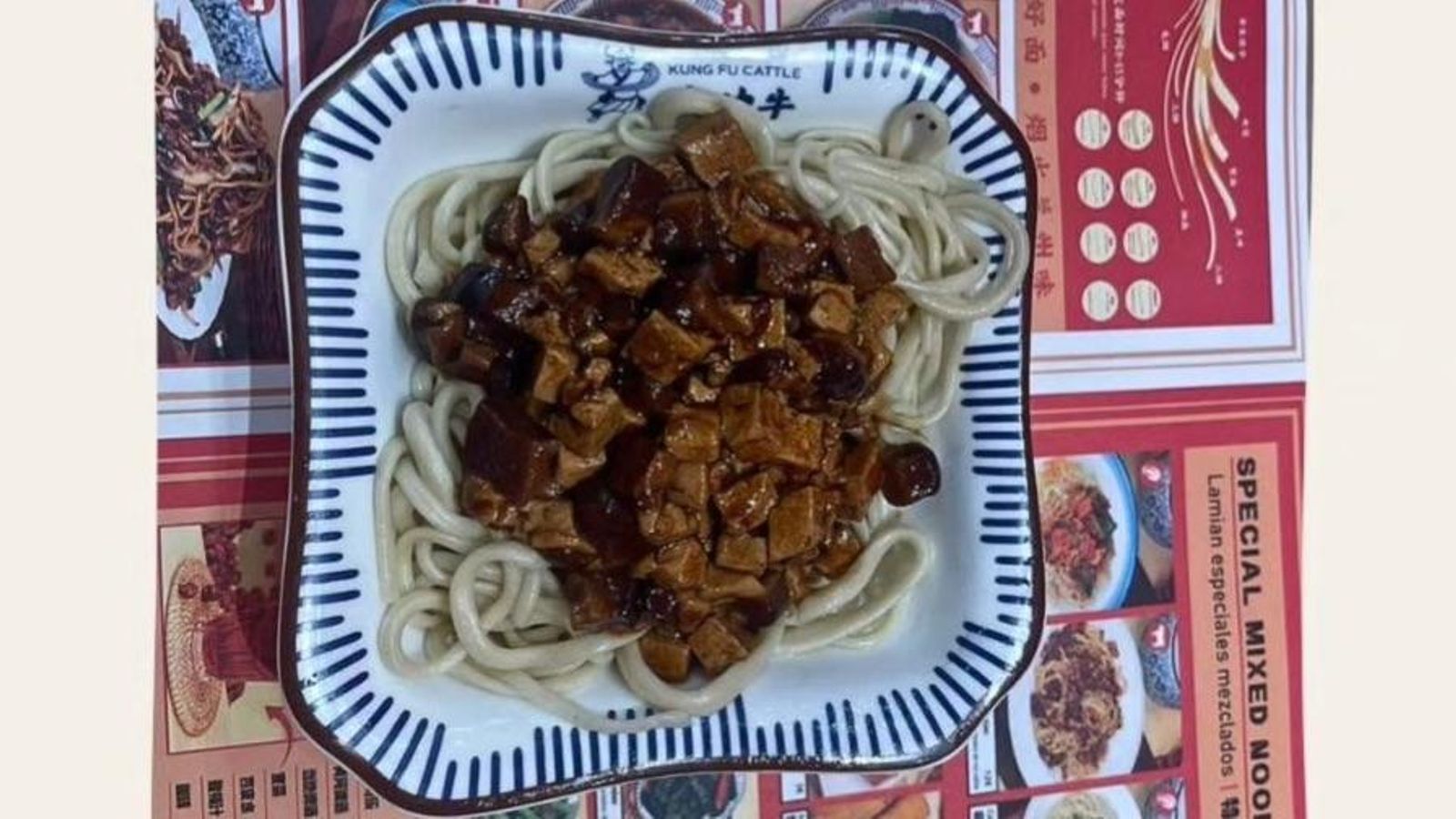 Lamián con salsa de tofu