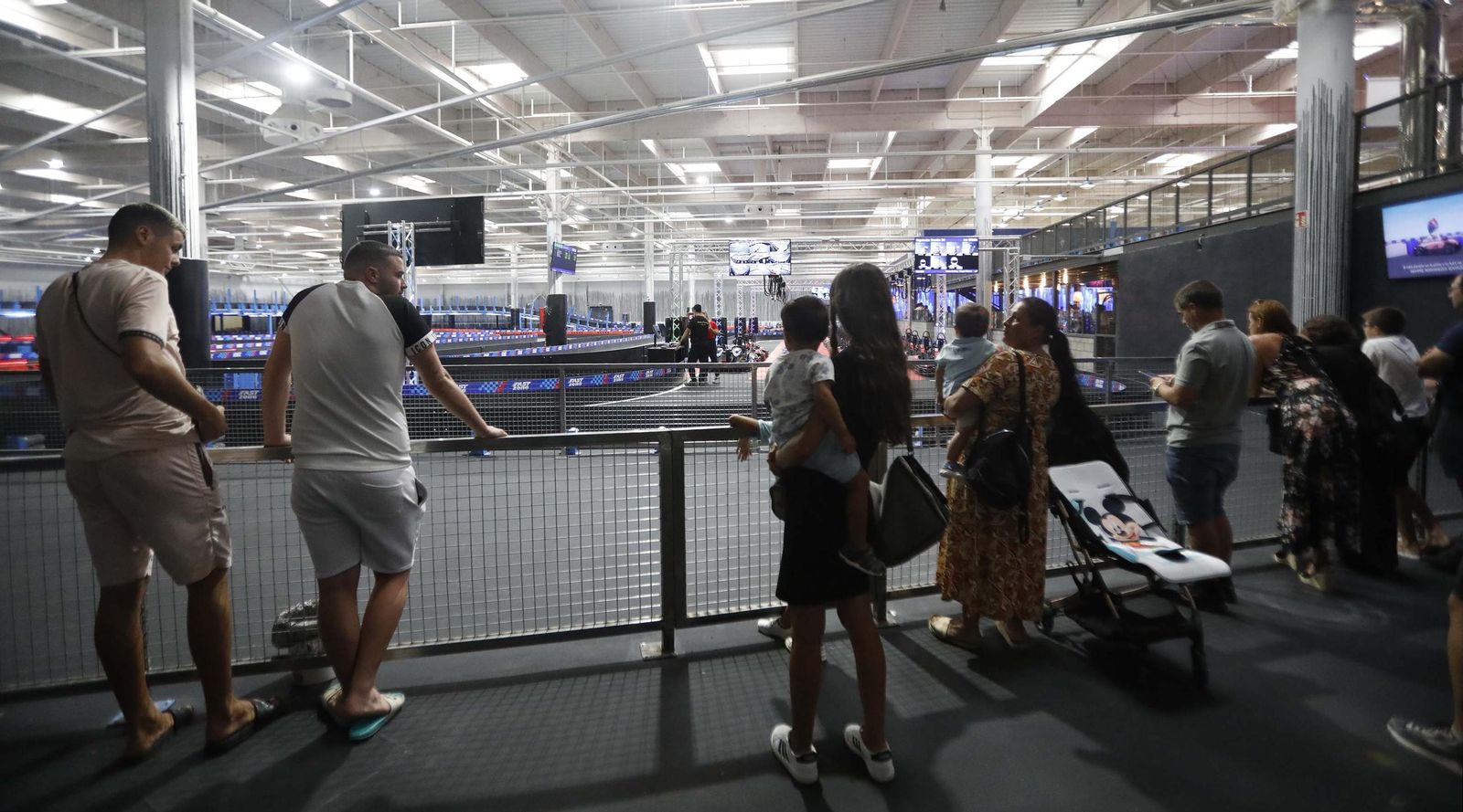 Las fotos de la inauguración del centro de ocio Ozone Bowling en Palmones