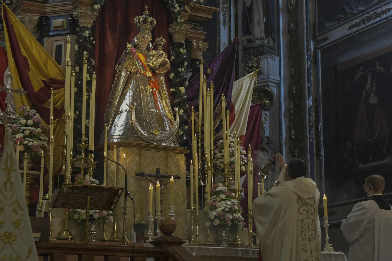 Fotos: Cultos a la Copatrona de Granada, la Virgen del Rosario