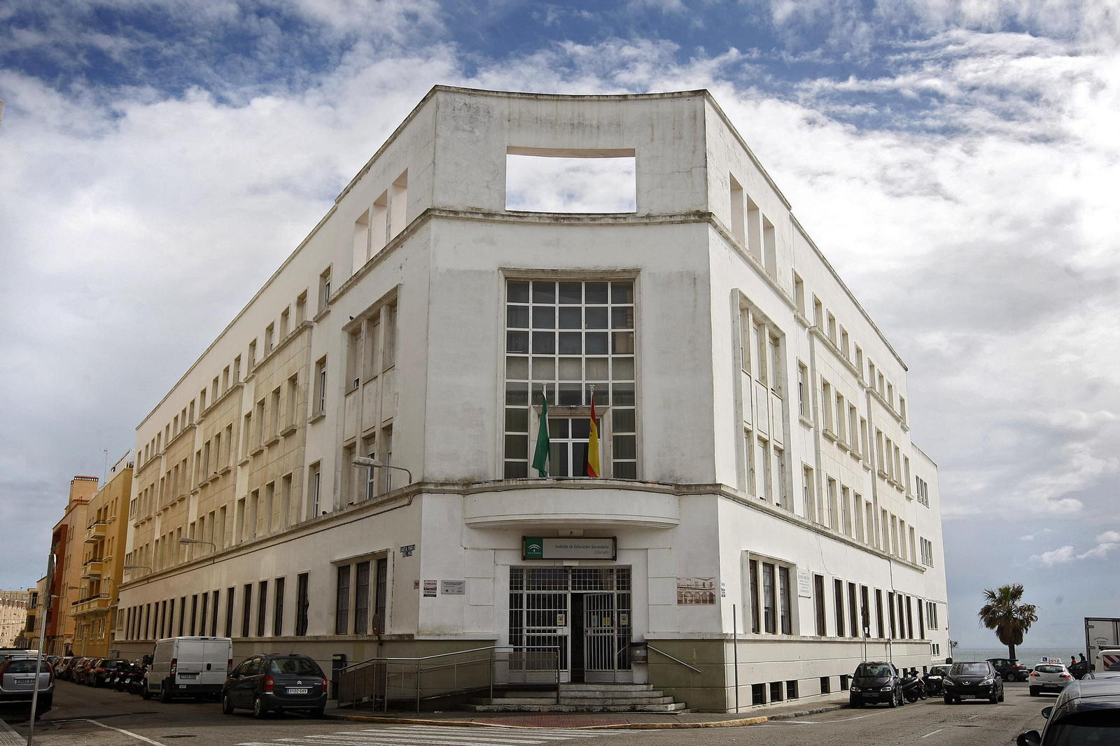 Fachada del Instituto Columela.