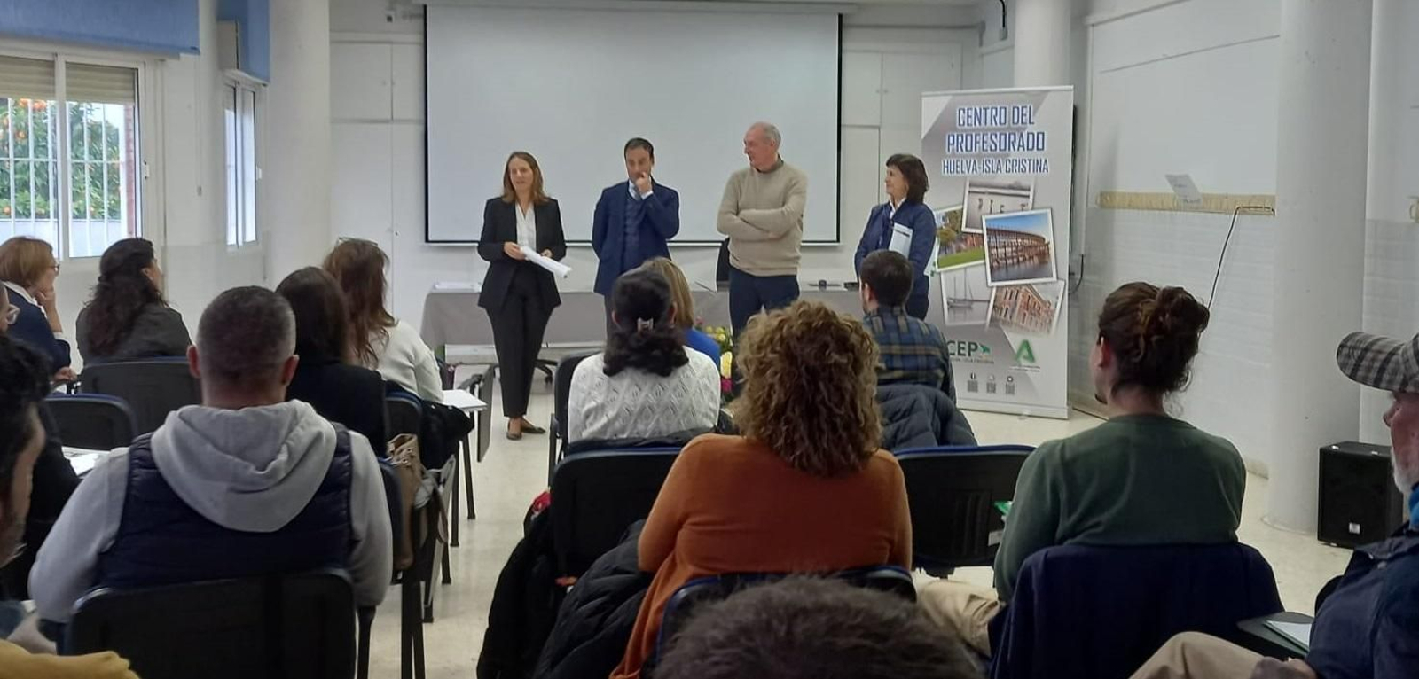 Taller de formación semipresencial “La vida de las palabras” celebrado en el centro de formación permanente del profesorado (CEP) de Huelva-Isla Cristina.