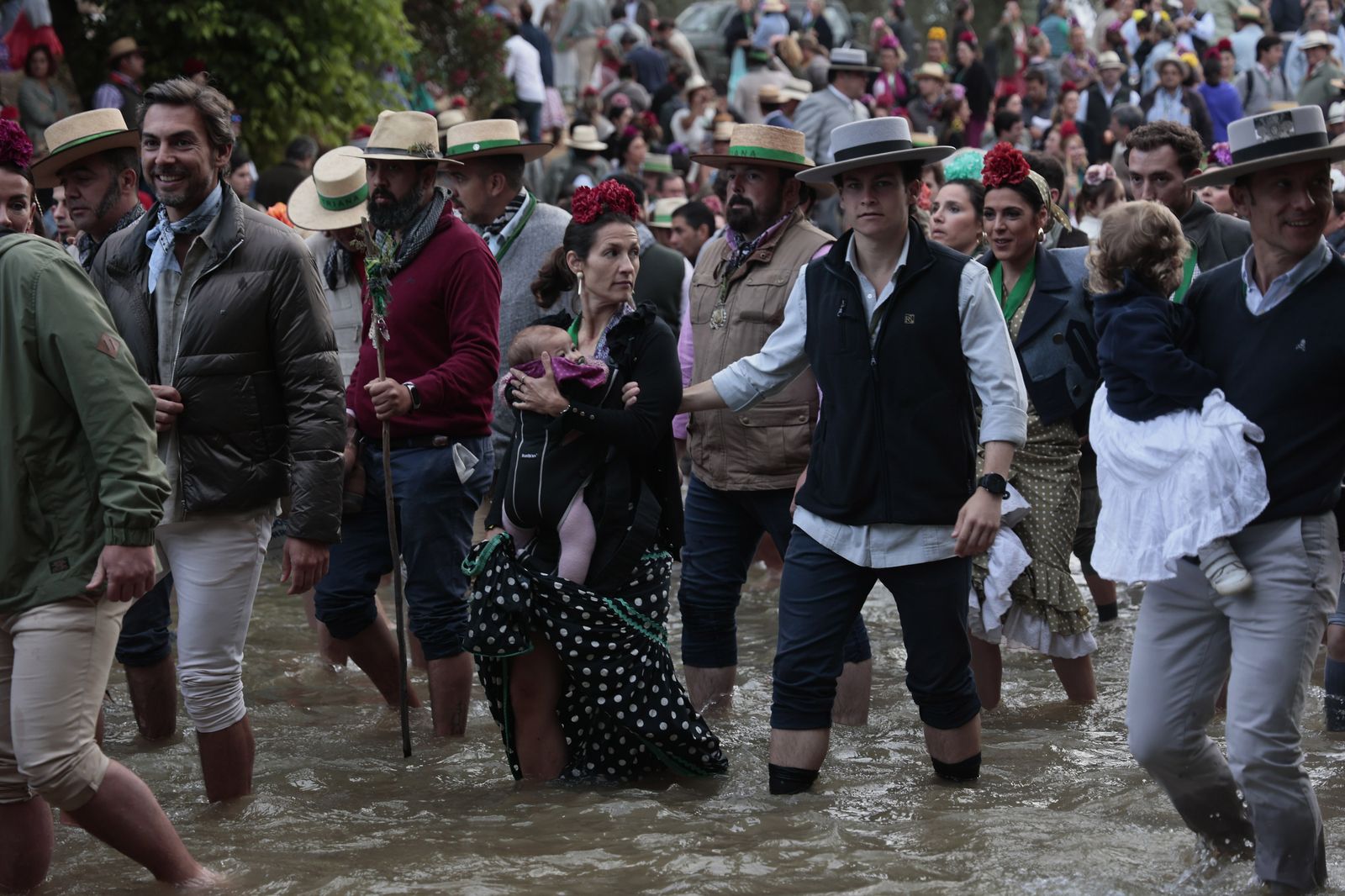 Las mejores imágenes del paso de Sevilla y Triana por el Quema