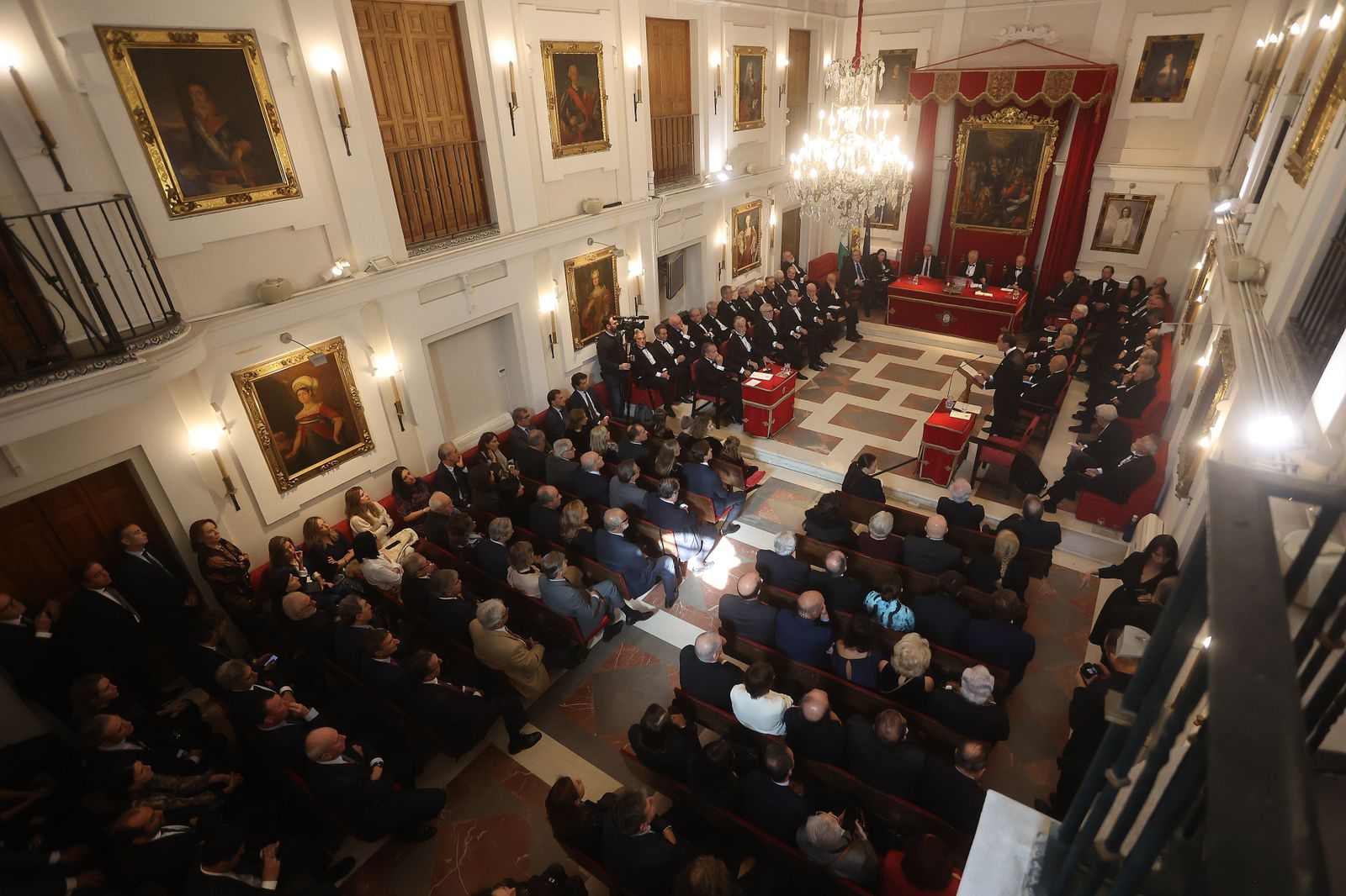 SALVADOR MORALES CONDE TOMA POSESION DE LA PLAZA DE ACADEMICO DE NUMERO DE LA REAL ACADEMIA DE MEDICINA Y CIRUJIA DE SEVILLA