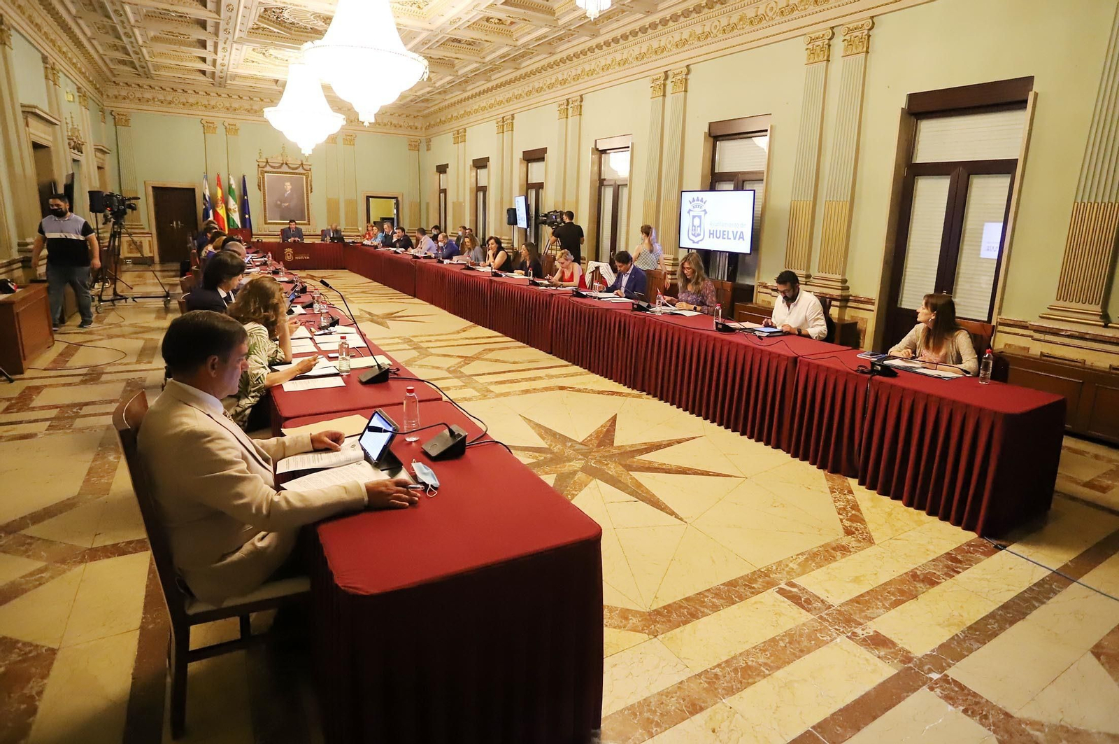Imágenes del pleno municipal celebrado en el Ayuntamiento de Huelva