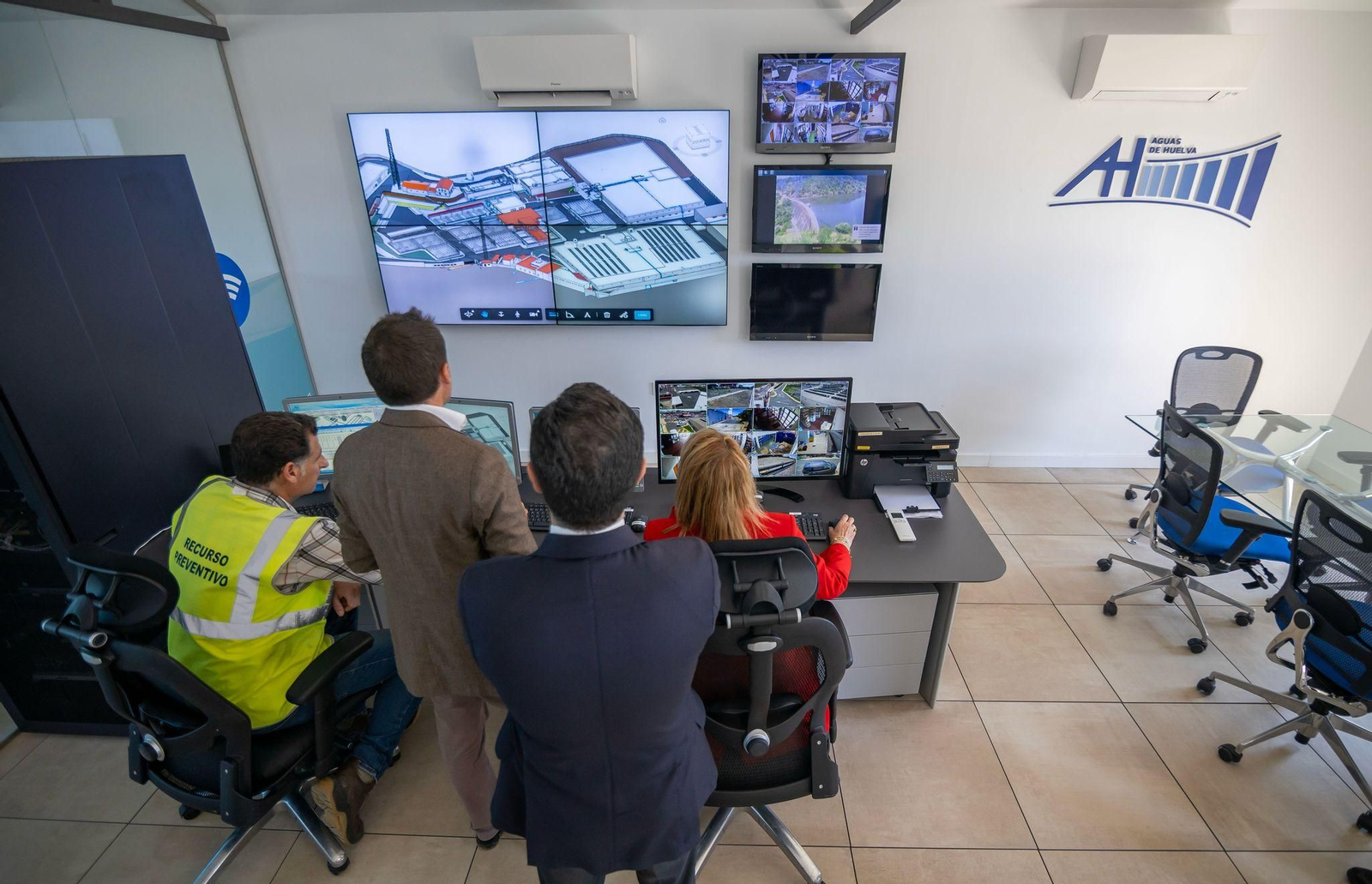 La nueva sala de telecontrol en la ETAP del Conquero.
