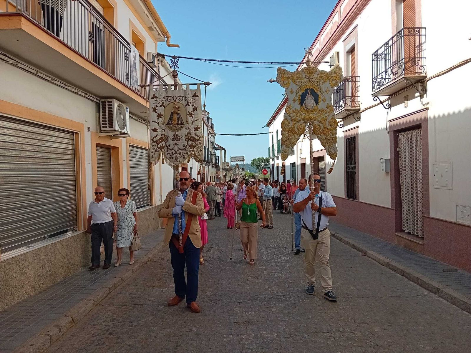 La Virgen del Sol recorre las calles de Adamuz, en imágenes