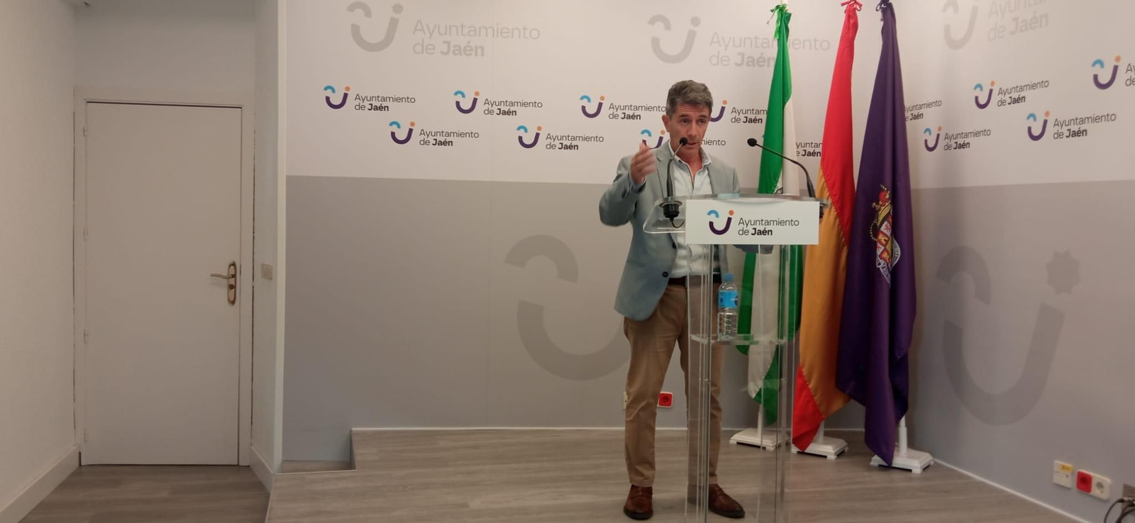 José María Álvarez en rueda de prensa. José María Álvarez en rueda de prensa.
