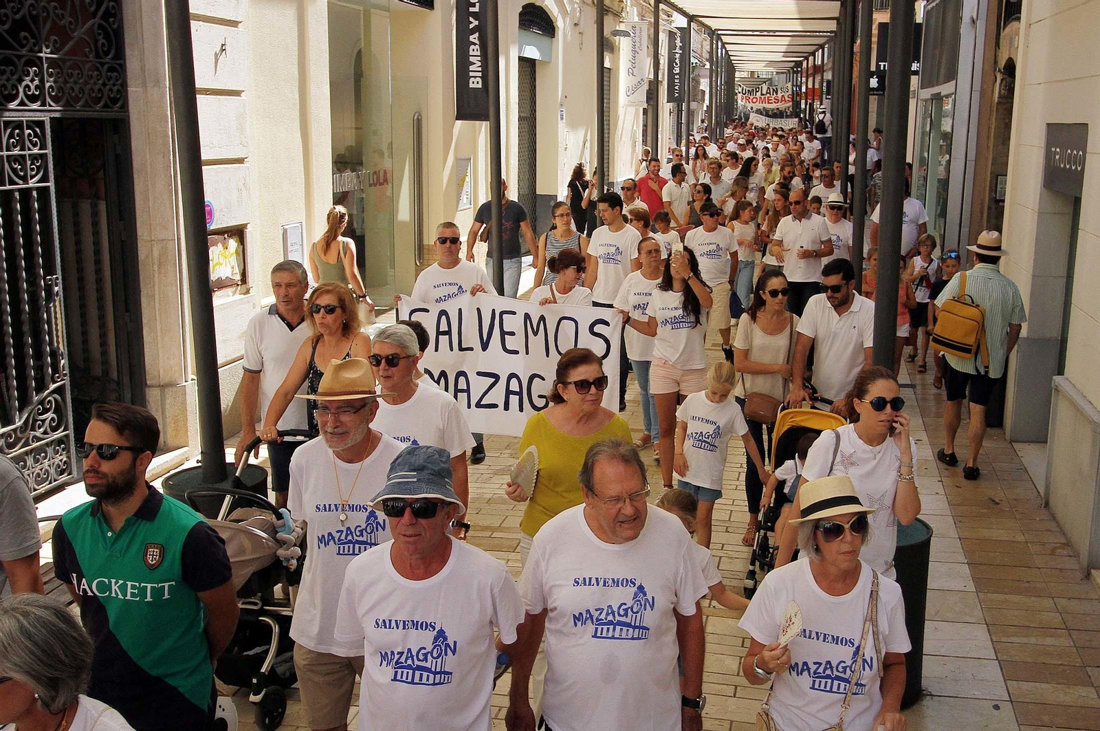 Imágenes de la manifestación "Salvemos las Playas de Huelva"