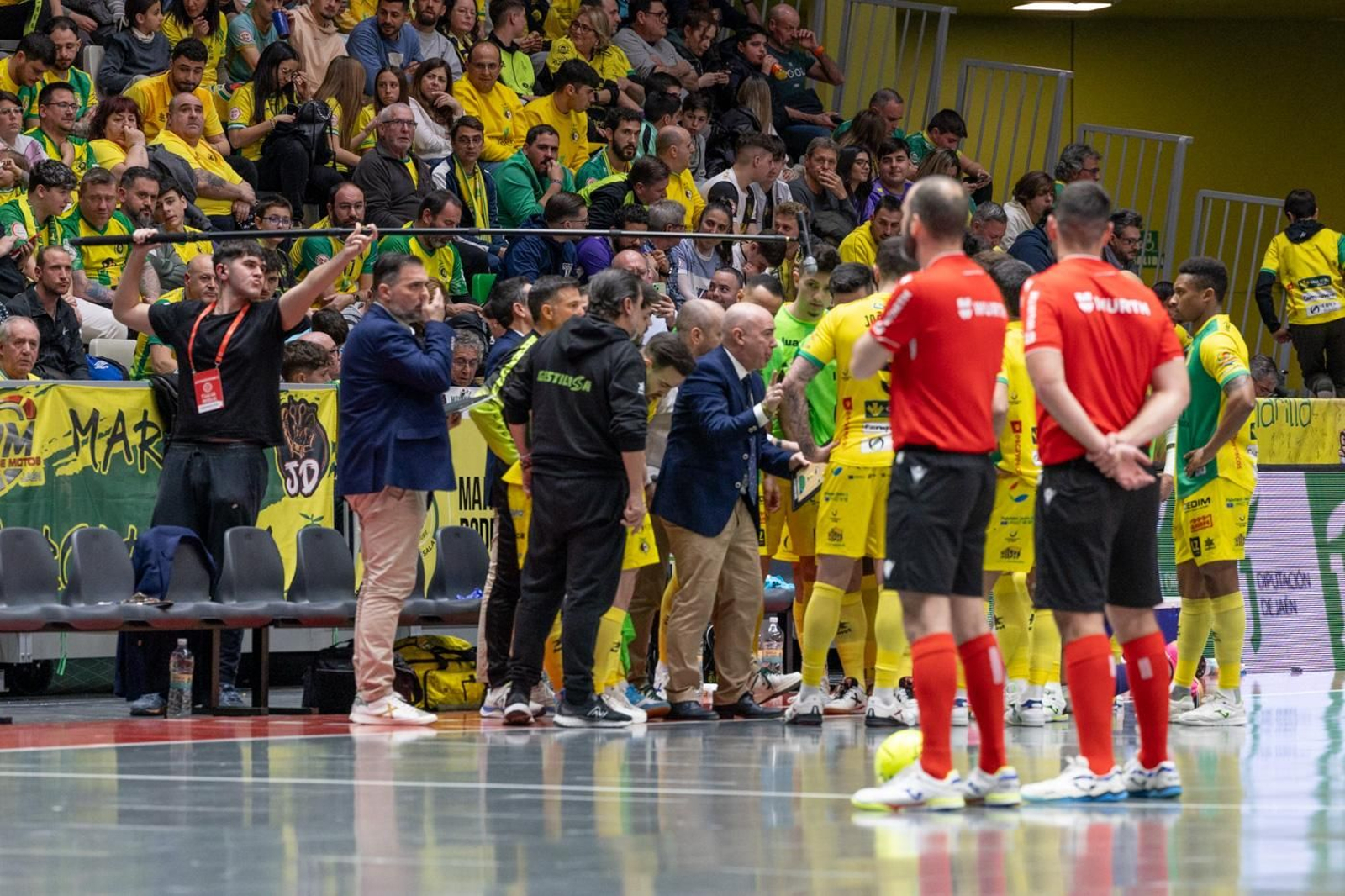El éxtasis de la victoria copera del Jaén Paraíso Interior FS sobre el Barça, en imágenes