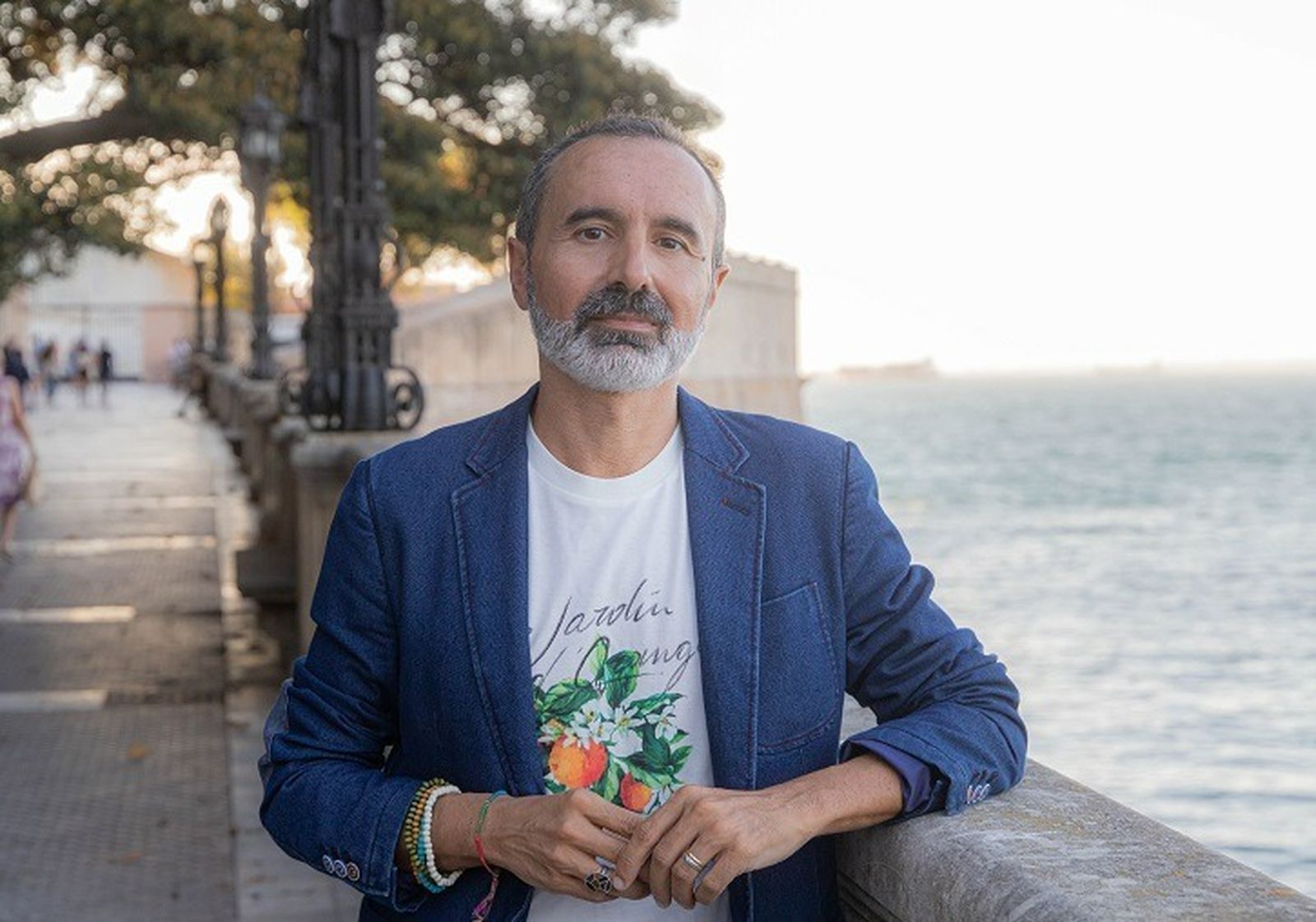 El escritor Octavio Salazar Benítez, en Cádiz.