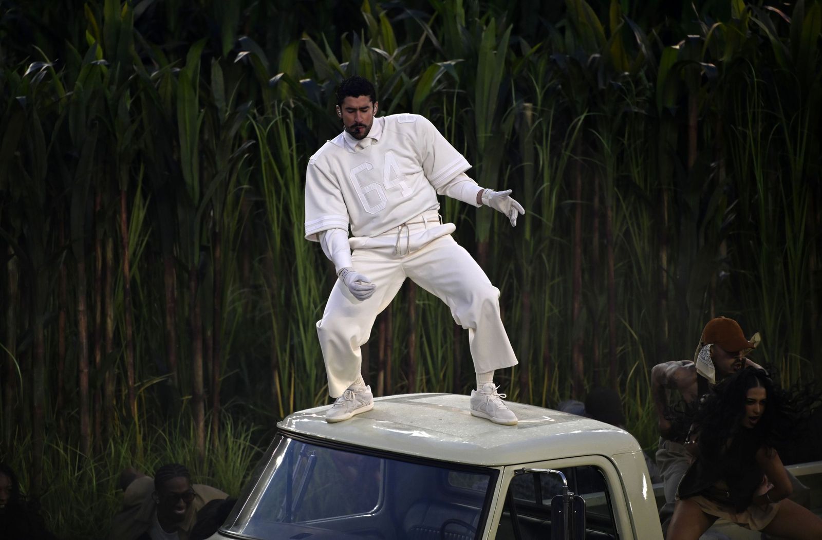 Las mejores fotos de la Super Bowl con la actuación de Bad Bunny
