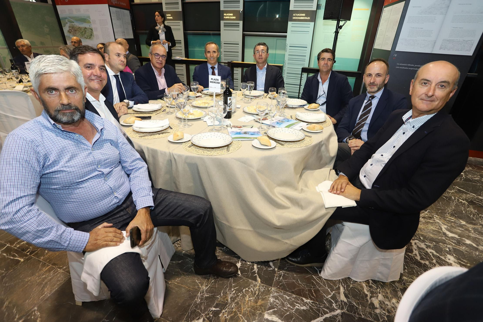 Imágenes de los invitados al Foro Joly Andalucía celebrado en las Cocheras del Puerto