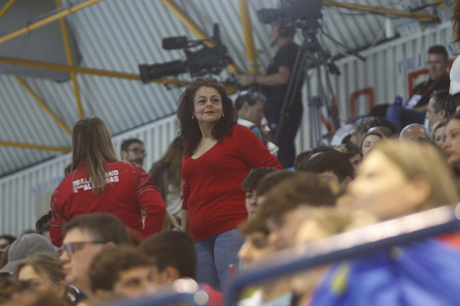 Búscate durante el España - Croacia de balonmano en Algeciras